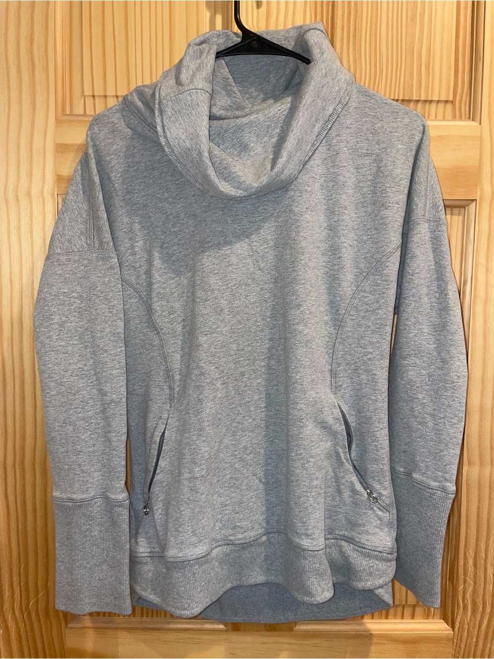 lululemon athletica women’s Light Heather Gray Turtleneck Sweater